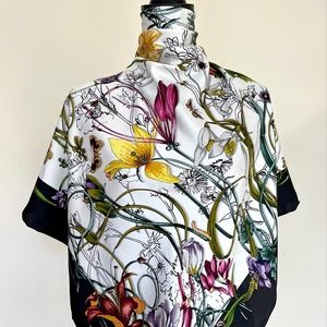 New Gucci Scarf Flora Infinity Print White Silk Scarf Wrap with Gucci Gift Box